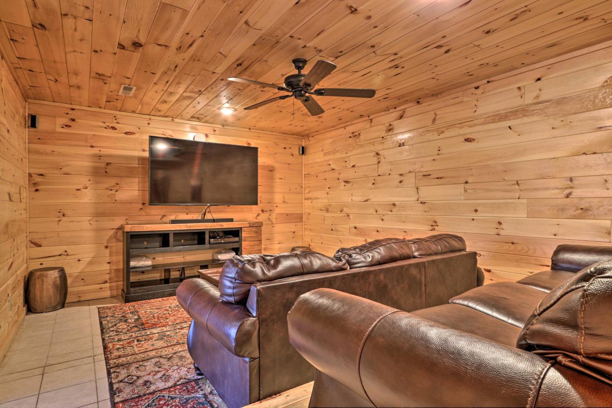 Luxe Cabin With Hot Tub, Theater, Pool Table, Arcade Pigeon Forge Extérieur photo