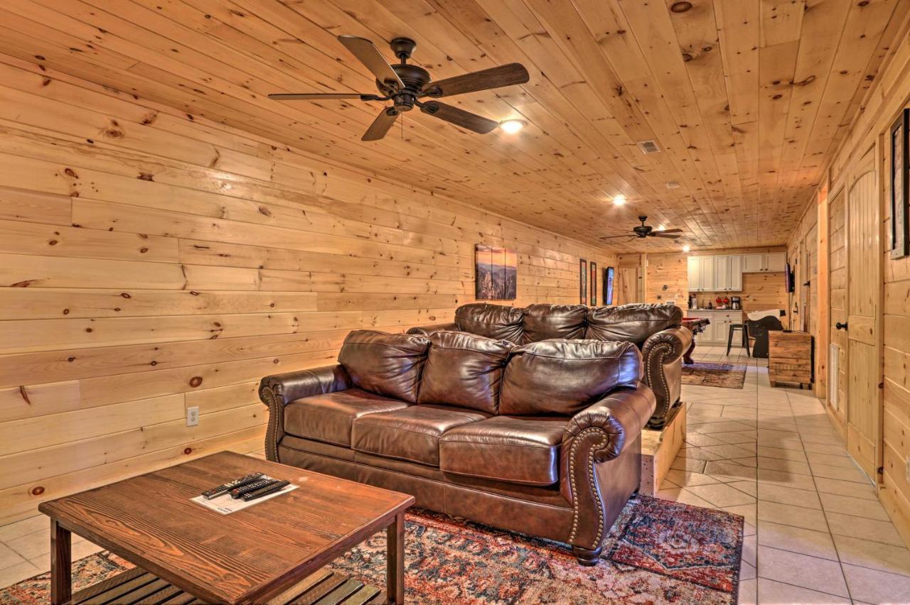 Luxe Cabin With Hot Tub, Theater, Pool Table, Arcade Pigeon Forge Extérieur photo
